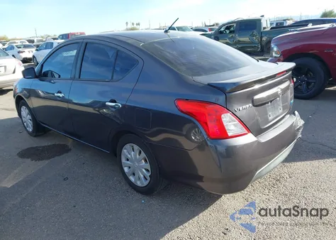 2015 Nissan Versa 1.6 S/1.6 S+/1.6 Sl/1.6 Sv z USA, uszkodzony, nr VIN 3N1CN7AP8FL825415